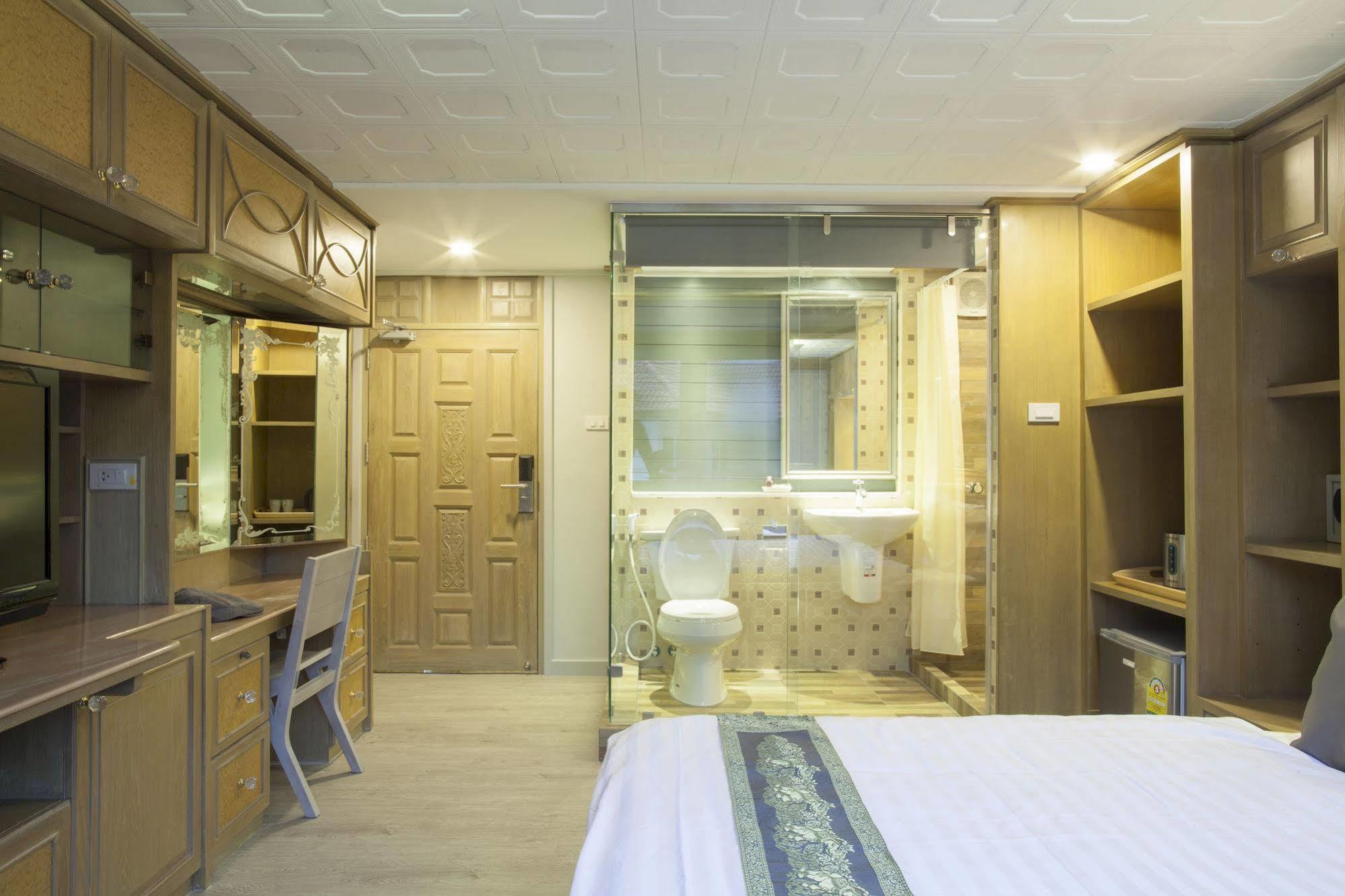Golden Mountain Hostel Bangkok Exterior foto